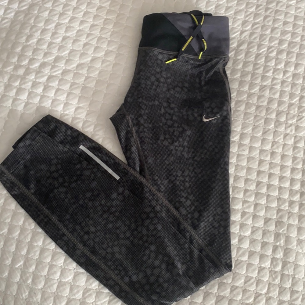Nike dri-fit black and gray leggings xs